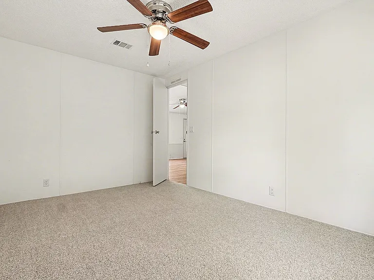 7624 Timberwood Dr — Photo 15