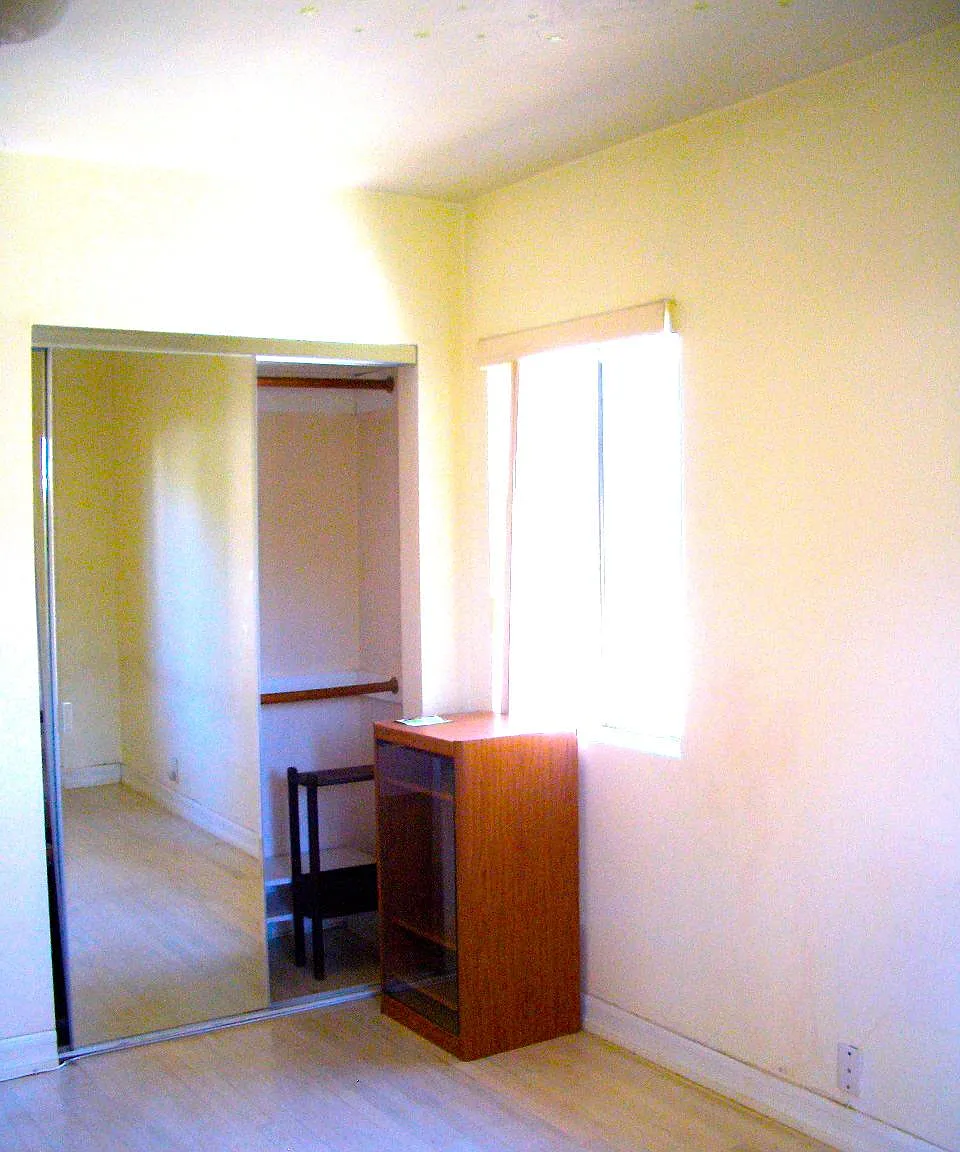 3 bed, 10000 sqft, $1,398 — Photo 1