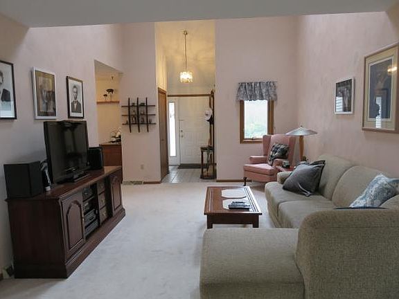 5th image of 208 Loretta Ln