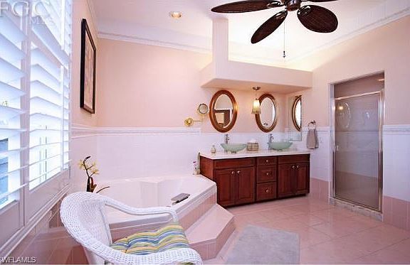 5th image of 9764 Mar Largo Cir