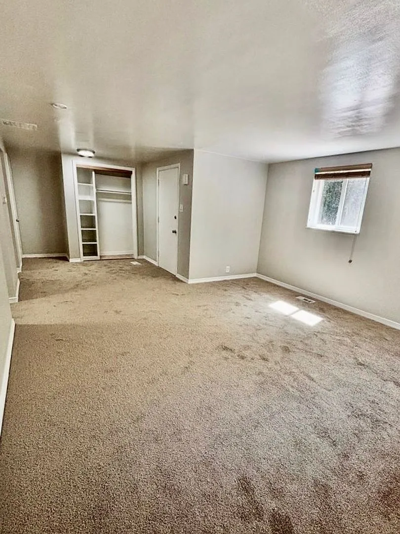 Prime Location! 1BR Bungalow Near DU, Light Rail & Porter Hospital Available Now!! — Photo 2