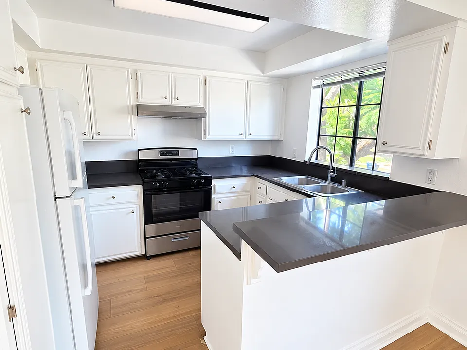 1526 S Bedford St #101