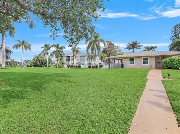 5435 Rattlesnake Hamm RD #302E, NAPLES, FL 34113