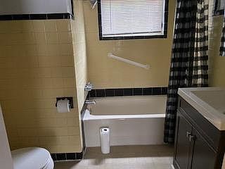 2nd image of 5906 S Elkins Ave