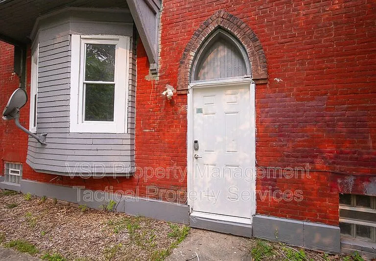 9911 Olivet Ave #3 — Photo 2