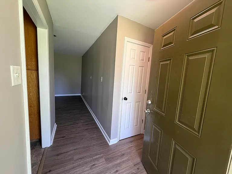 1005 Ridgewood Dr — Photo 4