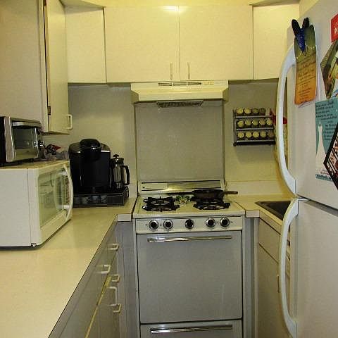 2nd image of 509 Monroe St APT 3