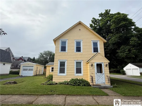 69 W 5th St, Dunkirk, NY 14048