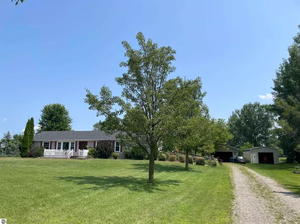3940 N Lewis Rd, Coleman, MI 48618