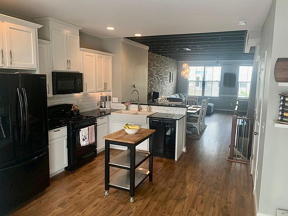 2nd image of 114 Shamrock Dr