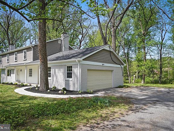 3rd image of 1504 Ameshire Rd