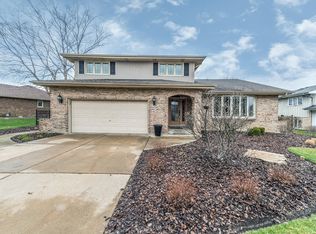 19726 Swanberg Ln, Mokena, IL 60448