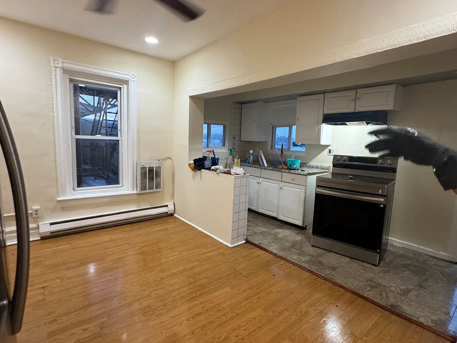 3 bed, 1200 sqft, $1,700 — Photo 2
