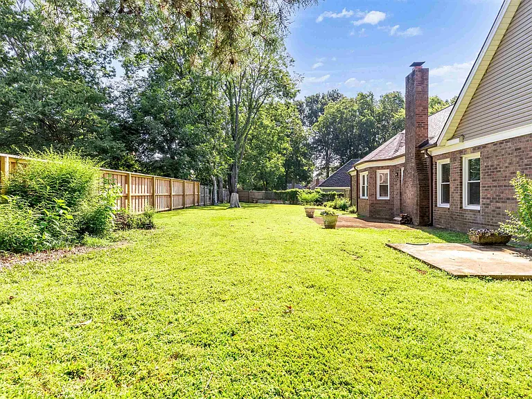 636 Fox Chase Cv N — Photo 36
