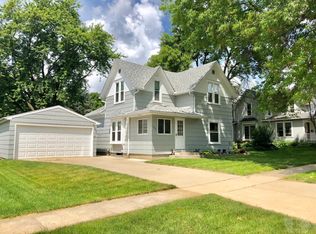 113 N Dwight St, Conrad, IA 50621
