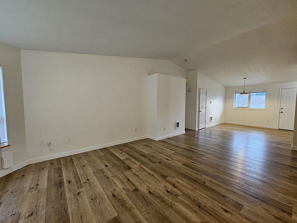 1st image of 8505 44th Dr NE #A