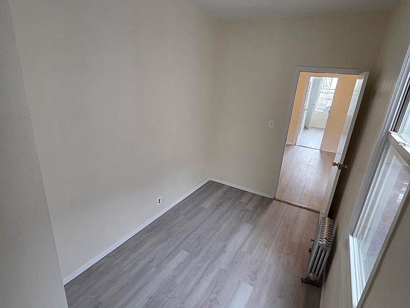 4th image of 30-24 43rd St #8