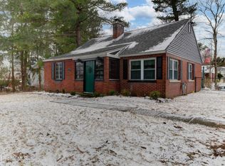 3 Hunter Ln, Troy, NY 12180
