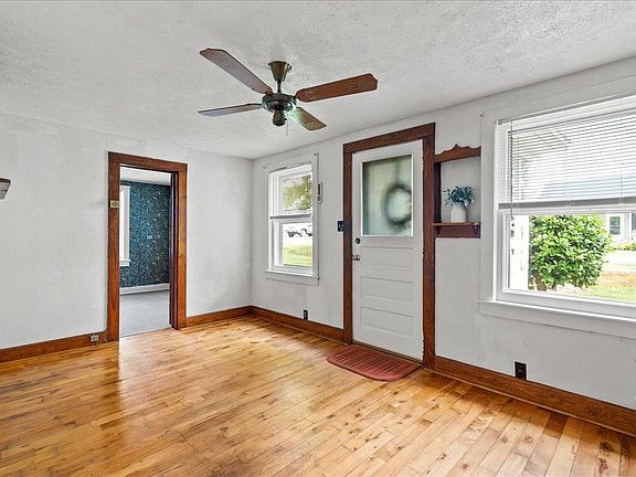 5th image of 107 Greenview Dr