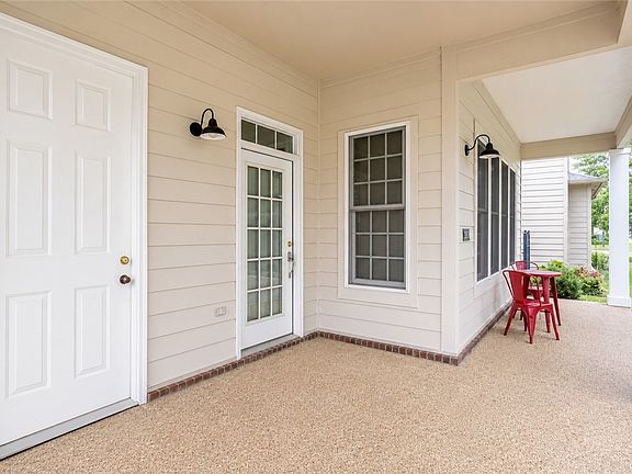 3rd image of 2651 N Westminster Dr