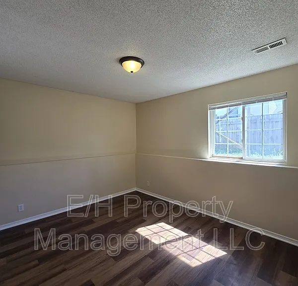 4462 S Elizabeth Ave — Photo 22