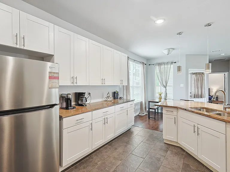 200 E Rogers St — Photo 12
