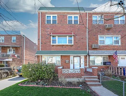2nd image of 2024 E 54th St
