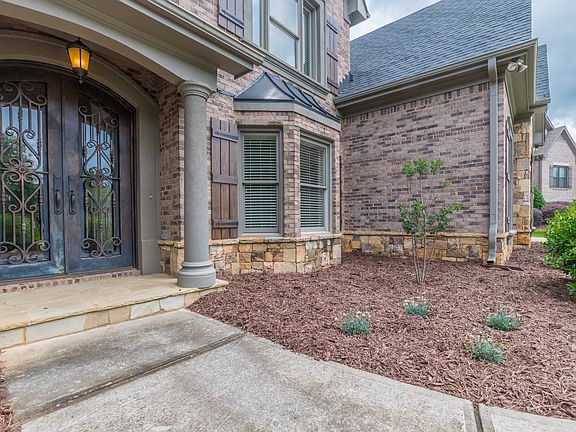 5th image of 999 Wildberry Ct
