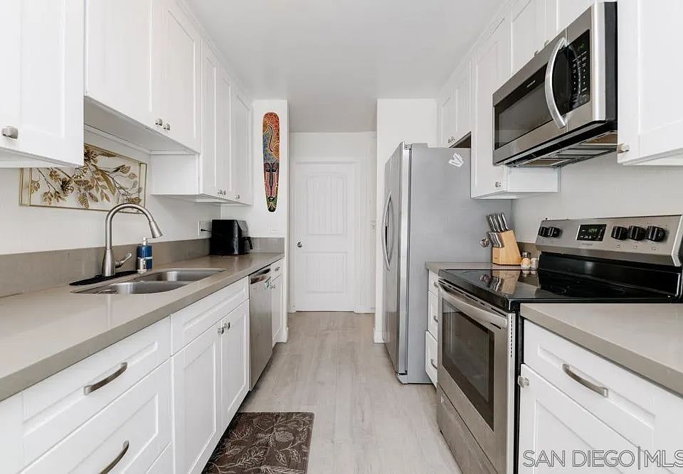 1st image of 3640 Arey Dr APT 6