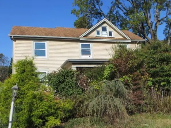 327 Avalon Rd, Altoona, PA 16601