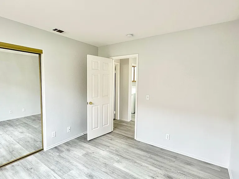 1043 Carryll Park Ct — Photo 23