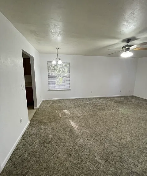 580 SE Nassau St — Photo 10