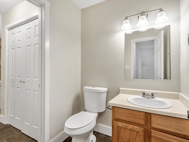 683 Seymore Dr — Photo 22