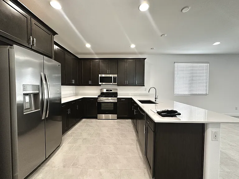 16756 W Charlotte Dr — Photo 8