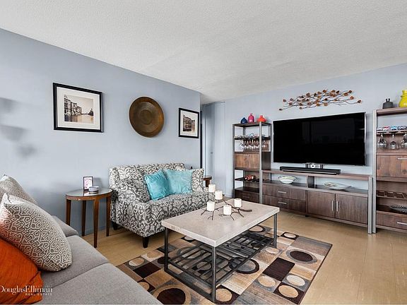 4th image of 80 Gold St #23L