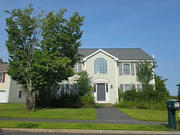 26 Hollyhock Ave, Nashua, NH 03062