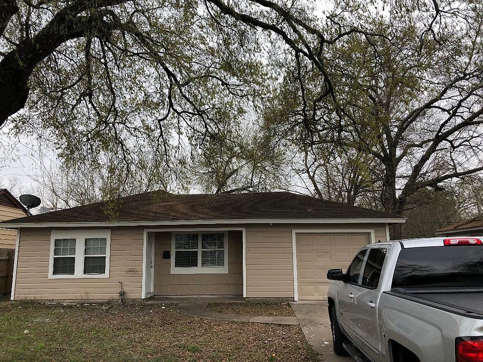 1st image of 2408 Ingersol Ave