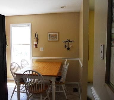 3rd image of 94 Violetwood Cir