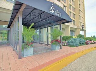 2 Bratenahl Pl APT 4C, Bratenahl, OH