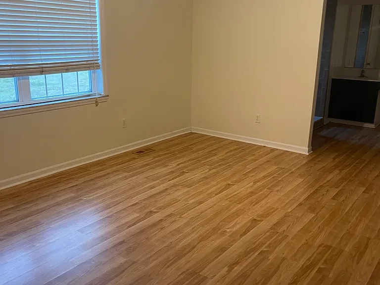 258 Powell Rd — Photo 18