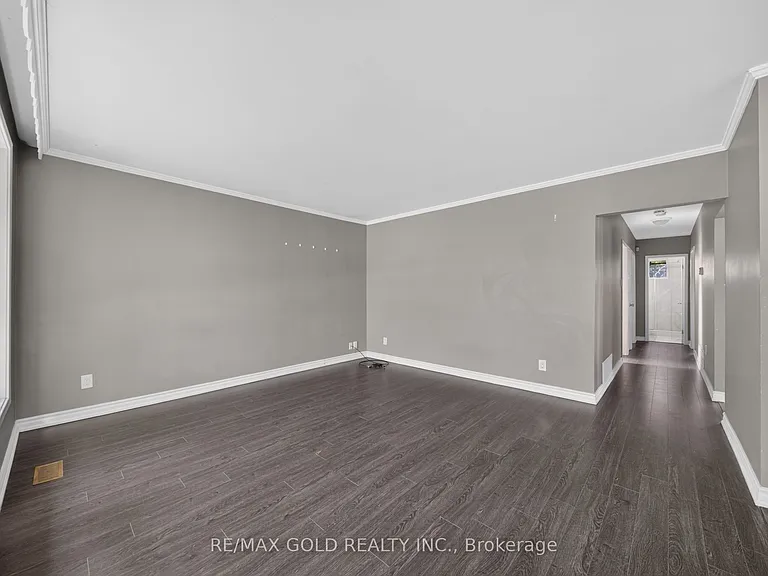 204 Taysham Cres #UPPER — Photo 4