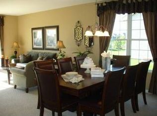 2834 Edgewater Dr, Elgin, IL 60124