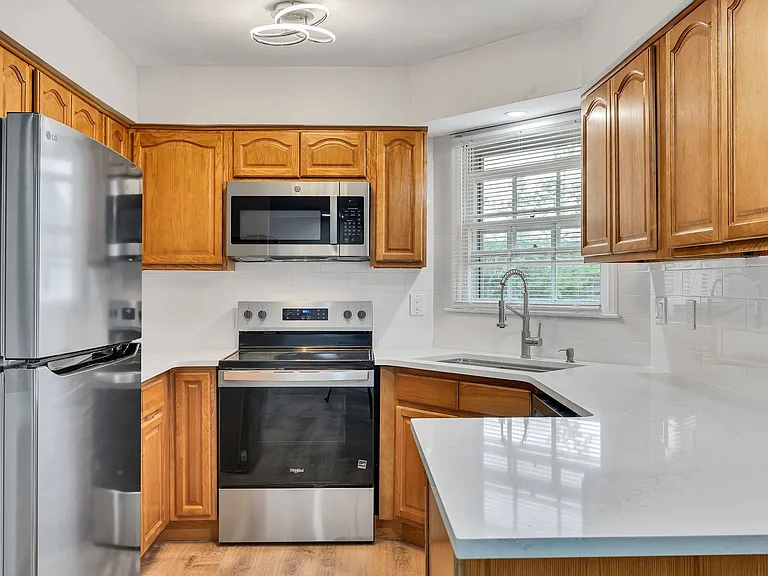 2135 Acklen Ave #10 — Photo 2