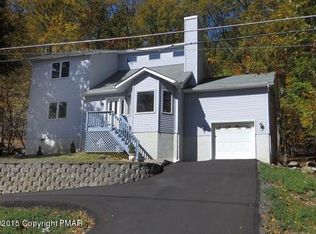 329 Saunders Dr, Bushkill, PA 18324