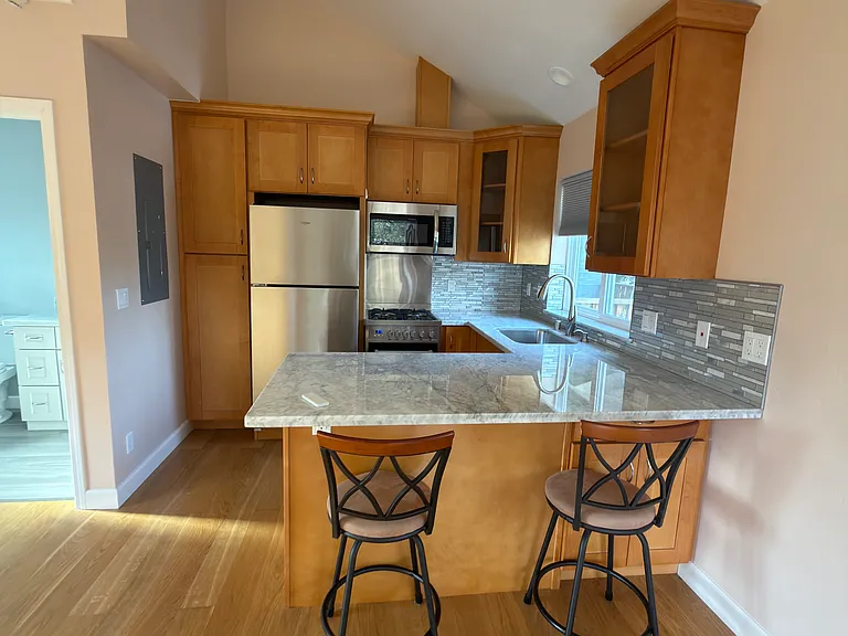 545 Mountain View Ave — Photo 3