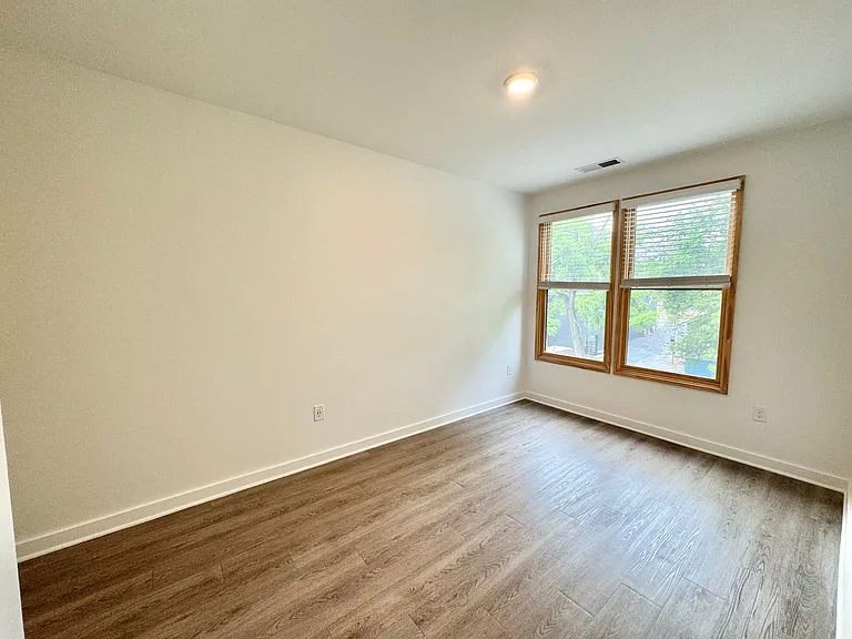 Millhouse — Photo 29