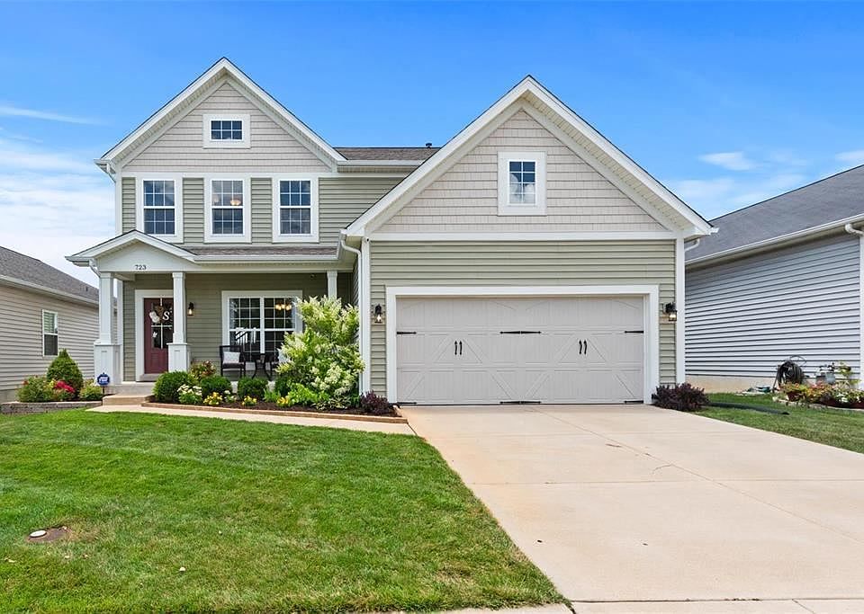 1st image of 723 Country Field Dr
