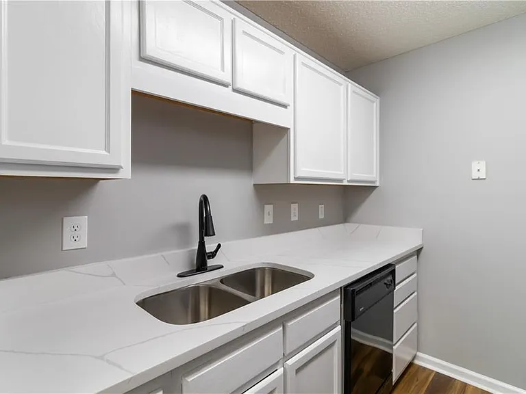 897 Brickleridge Ln SE — Photo 10