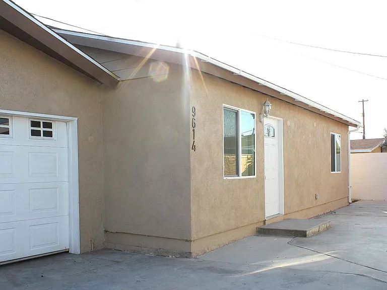 9614 W Cerritos Ave — Photo 31