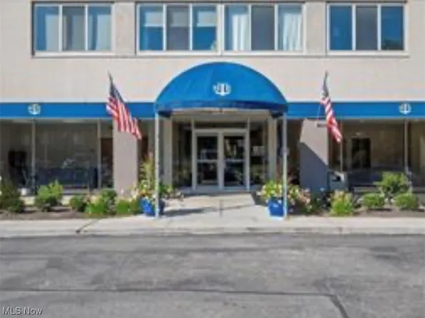 12520 Edgewater Dr APT 1504, Lakewood, OH 44107